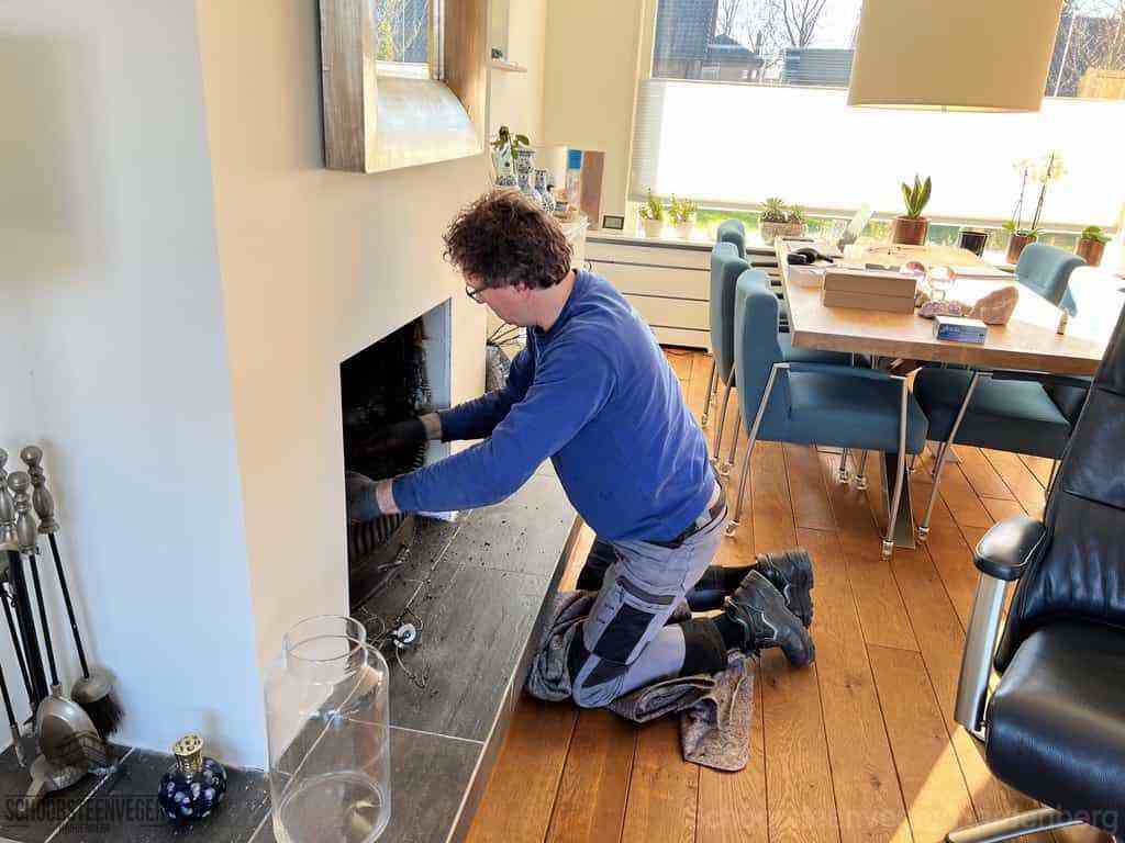Schouwveger Hardenberg kleed schoorsteenreiniger Schouwveger Hardenberg kleed schoorsteenreiniger